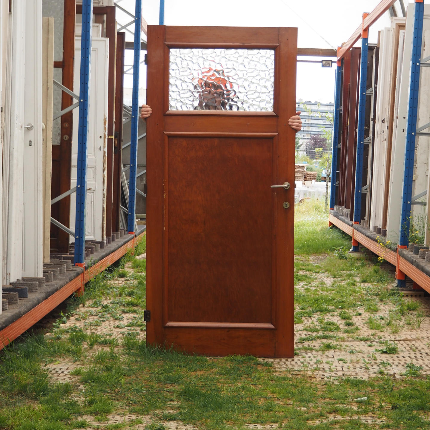 Wooden door with hammered glass panel (H. 204 cm x W. 92,5 cm) - Right