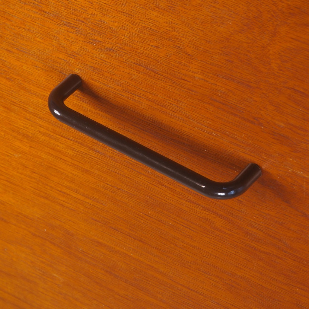 Cabinet handle by HEWI - Dark chocolate