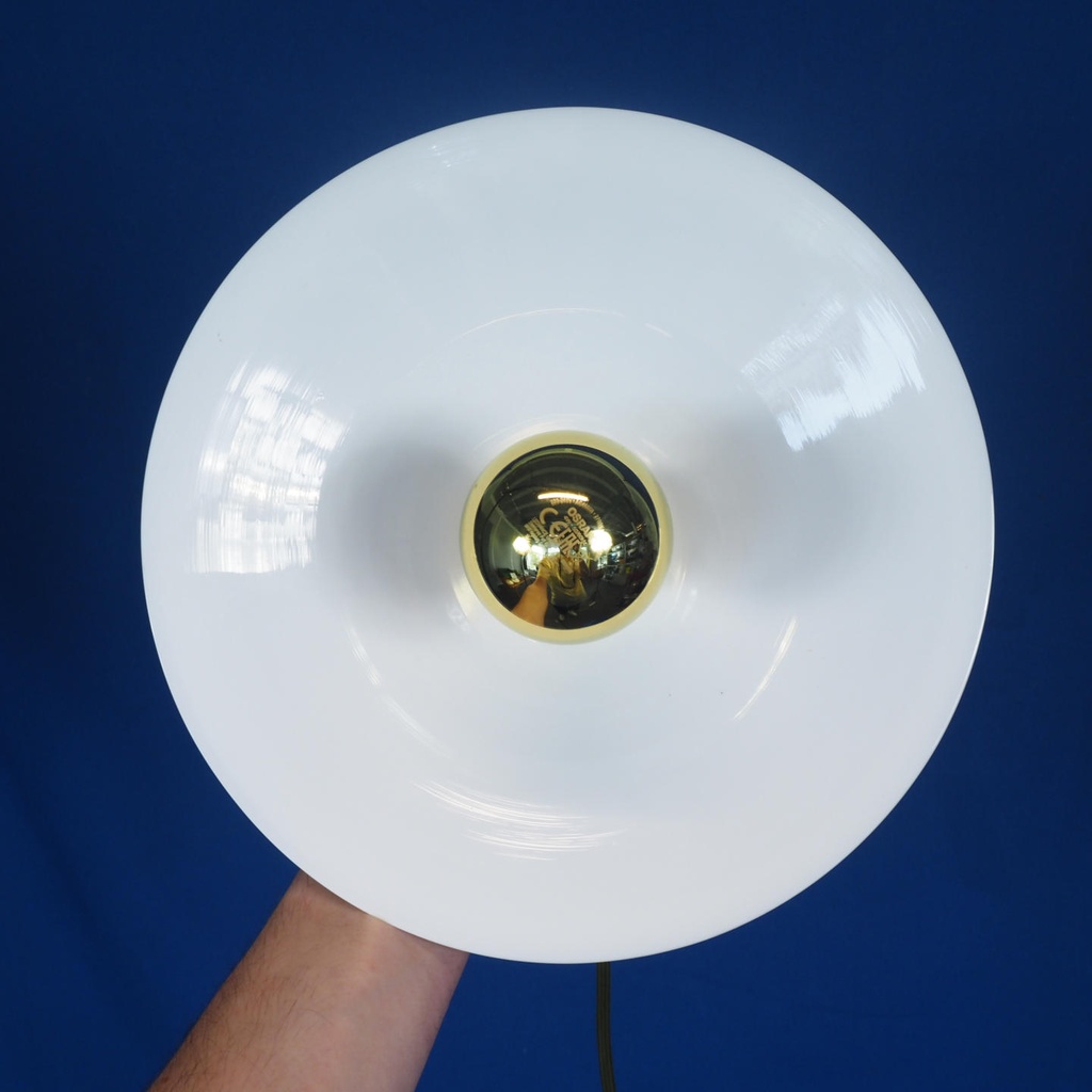 Hanging light 'Mario' with shade in opaline glass