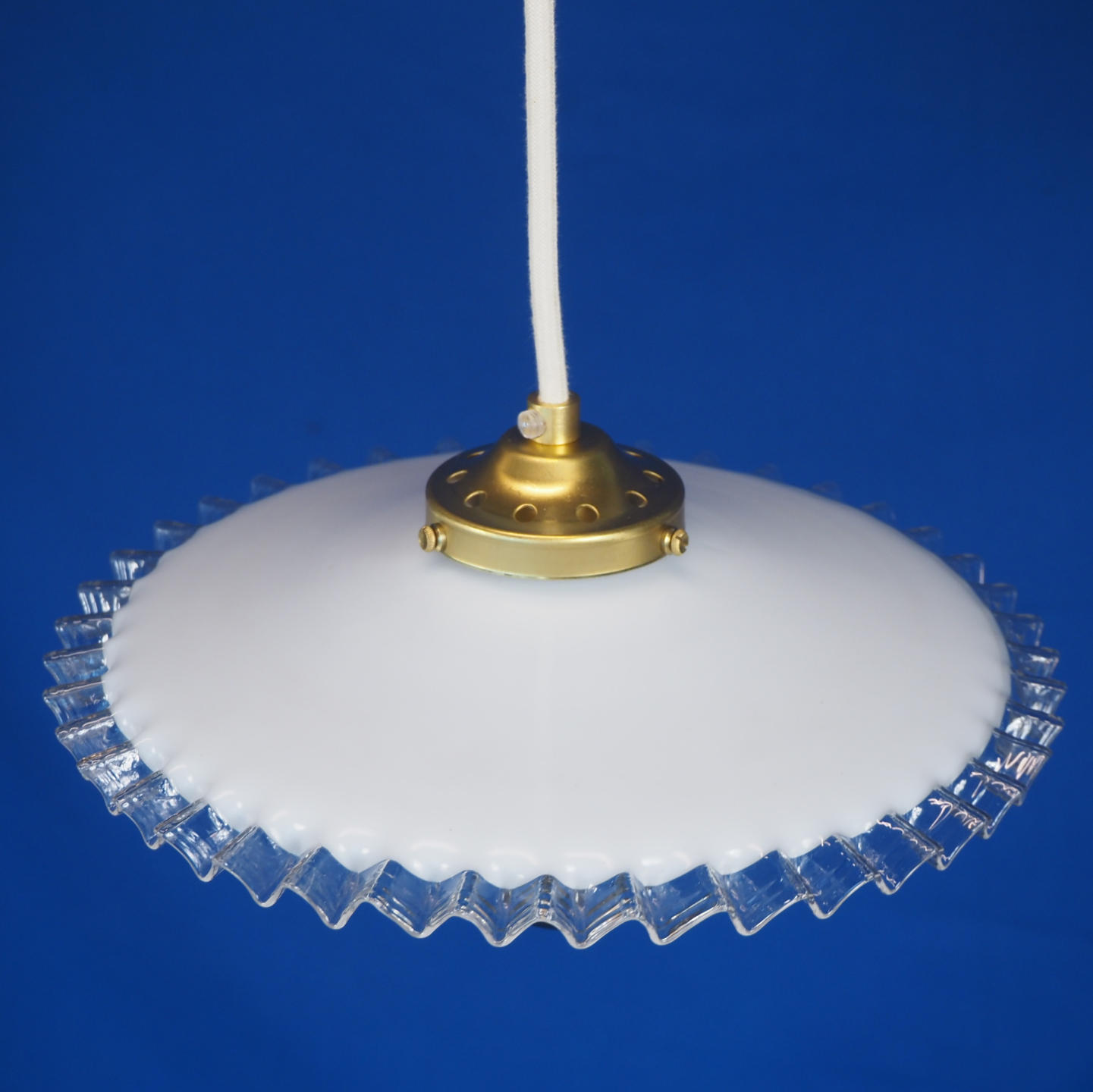 Hanging light 'Inga' with shade in opaline glass