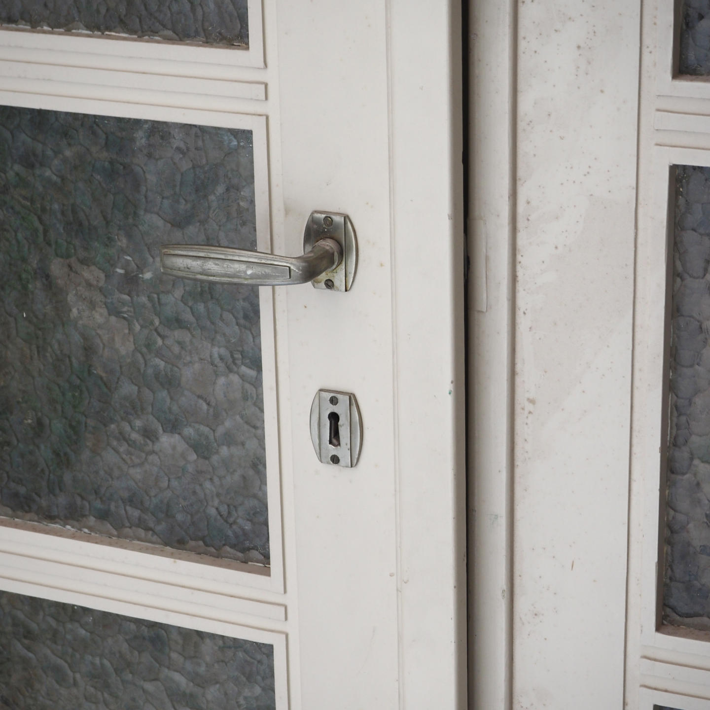Triple door with transom in painted wood with hammered glass panels (H. 203 + 50 cm x W. 233 cm) - Left