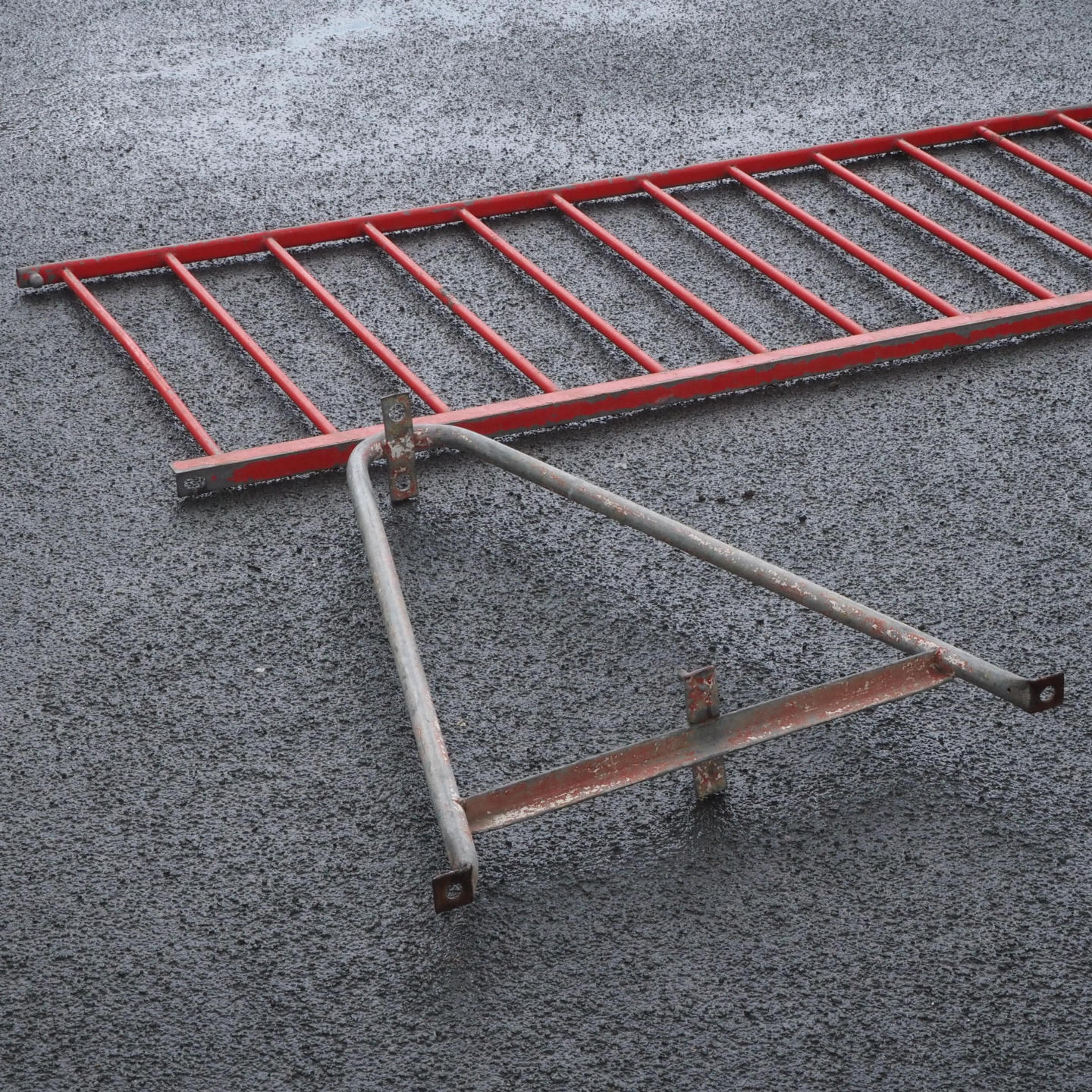 Interlocking steel barriers (10 running meters)