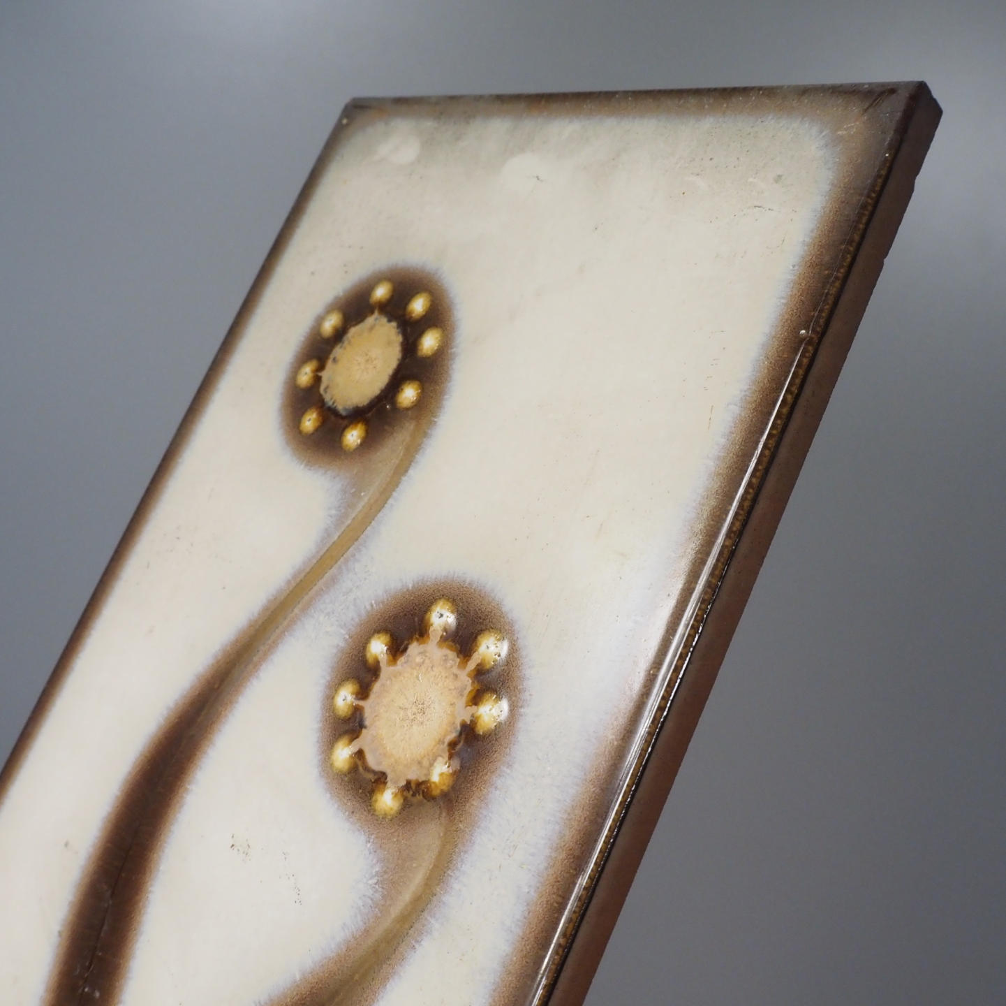 Ceramic tile by Cp (26 x 13 cm)