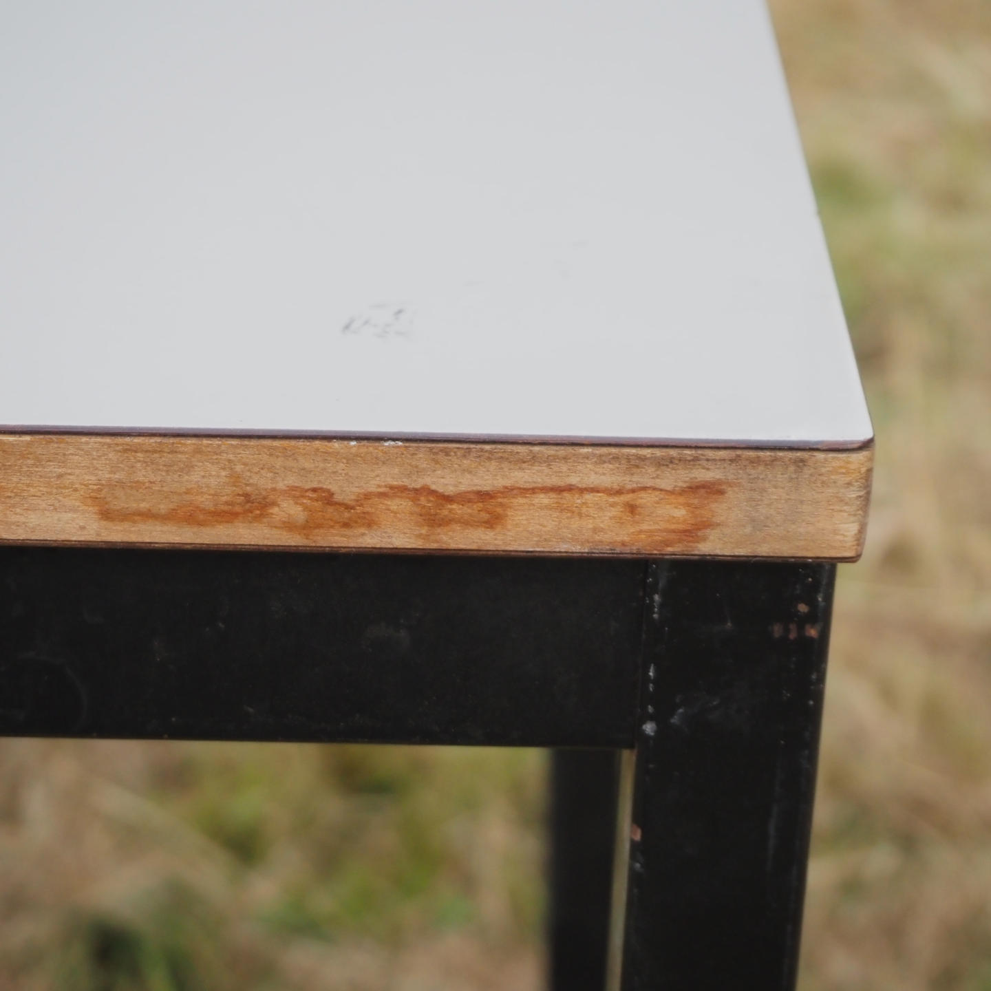 Table with grey laminated tabletop and steel base from KU Leuven (120 x 60 cm) - Straight edges