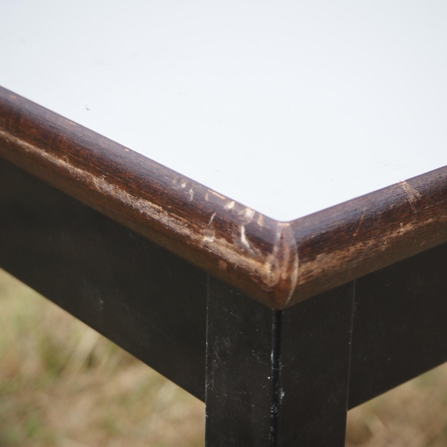 Table with grey laminated tabletop and steel base from KU Leuven (120 x 60 cm) - Round edges