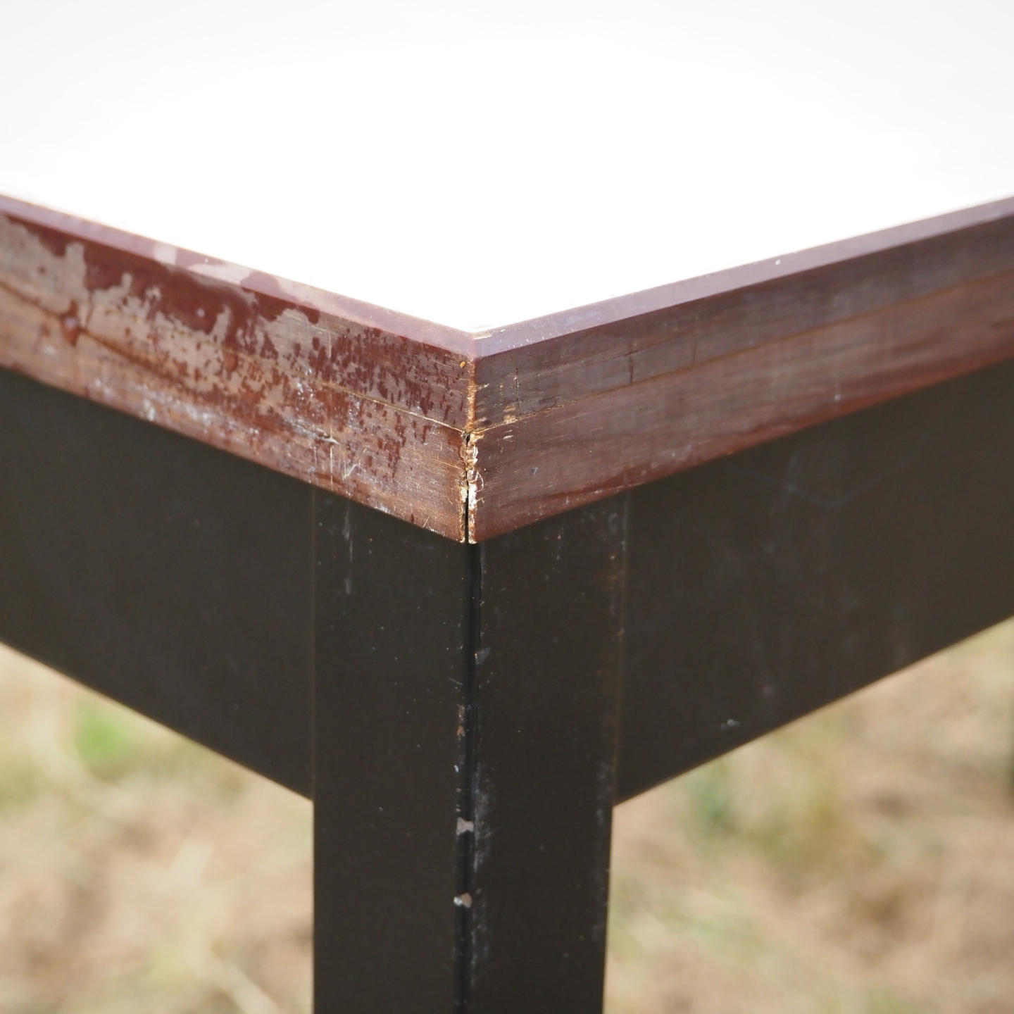 Table with HPL tabletop and steel base from KU Leuven (120 x 60 cm)