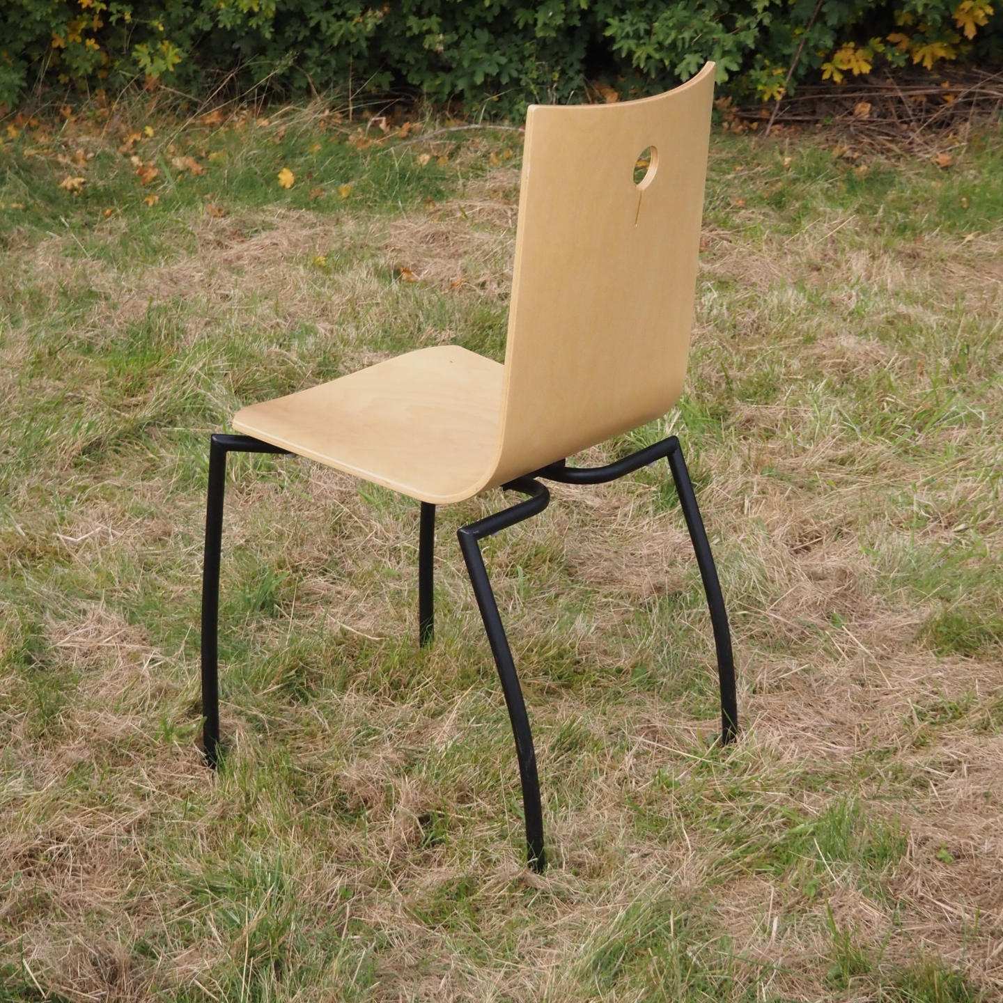 Chair in plywood by Kinnarps - Black legs