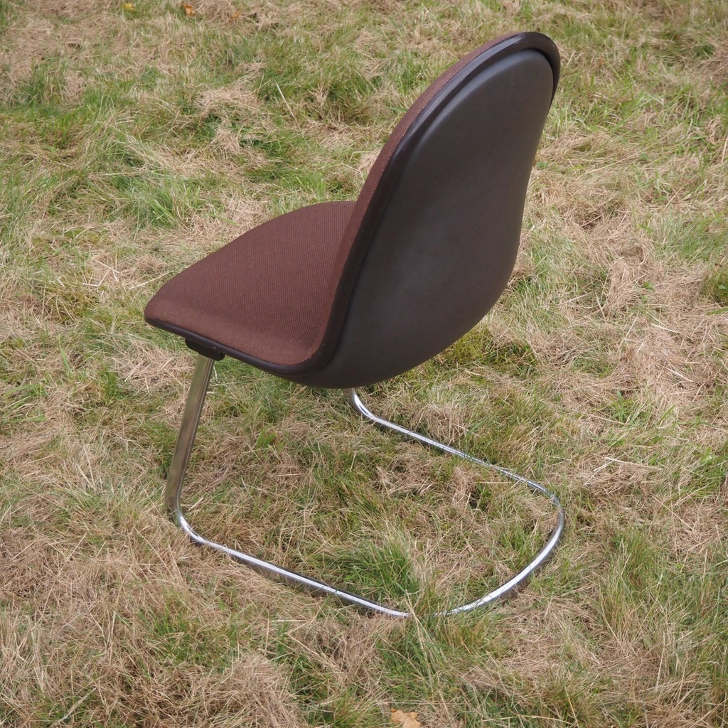 Cantilever chair by Martin Stoll for Giroflex