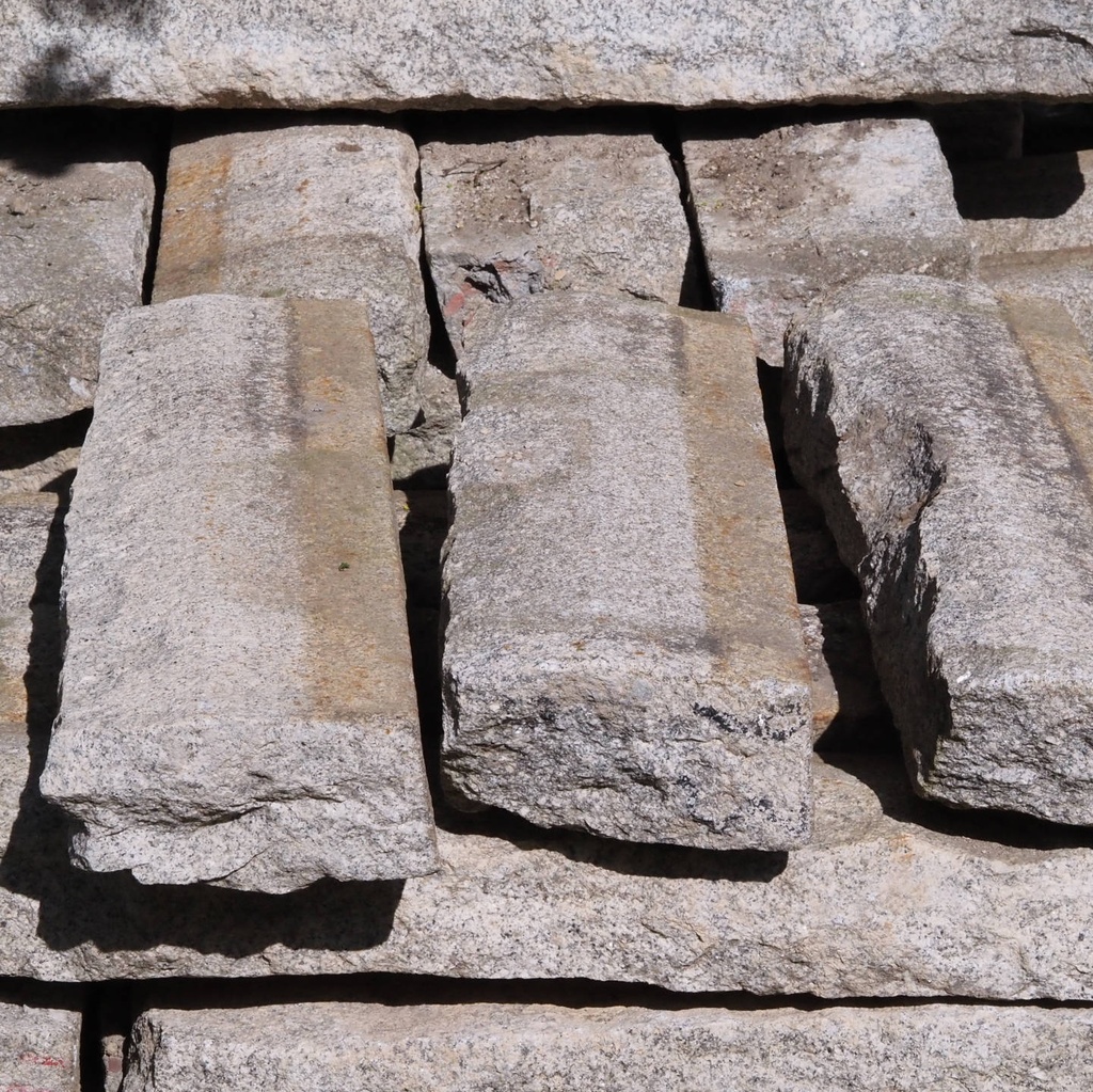 Granite curbstones - Only available in our physical shop