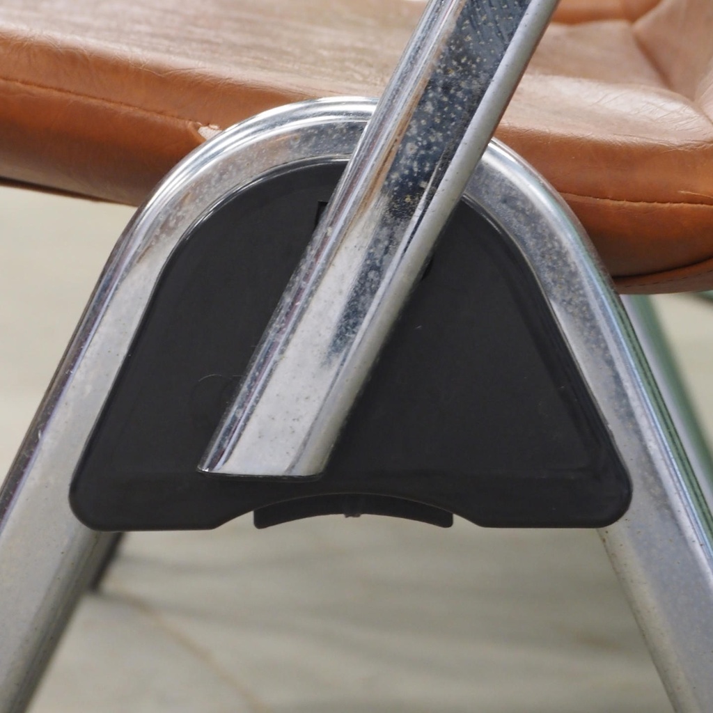 Stackable chair with armrest in brown synthetic leather and chromed legs from Antwerp's Court of Appeal