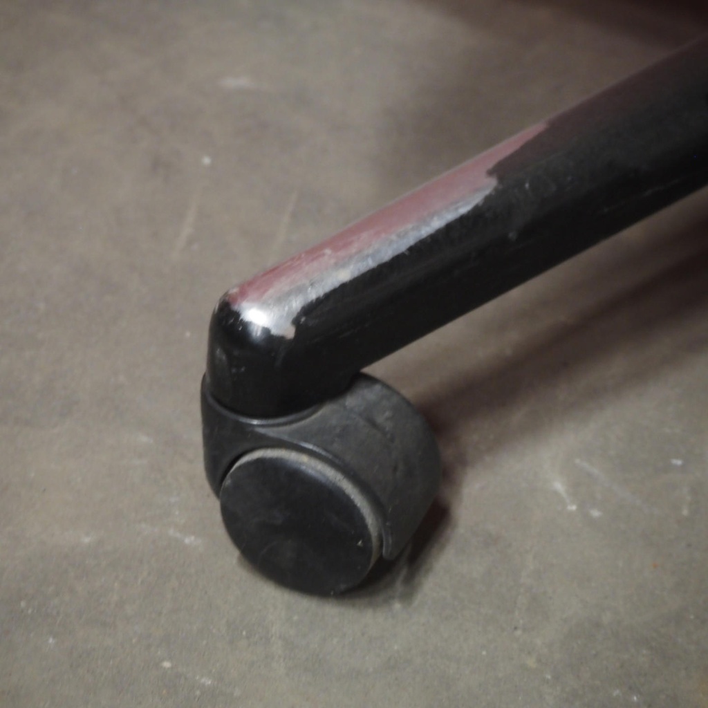 Swivel executive armchair in off-white simili leather by Arredi