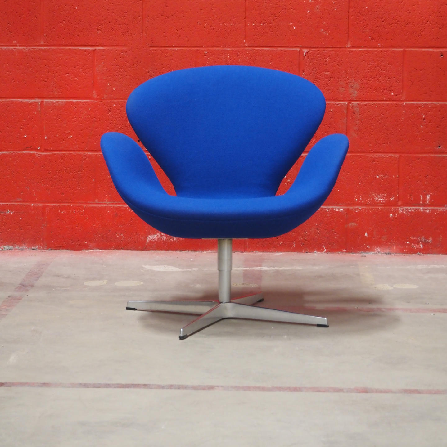 Lounge armchair 'Swan' by Arne Jacobsen for Fritz Hansen - Blue