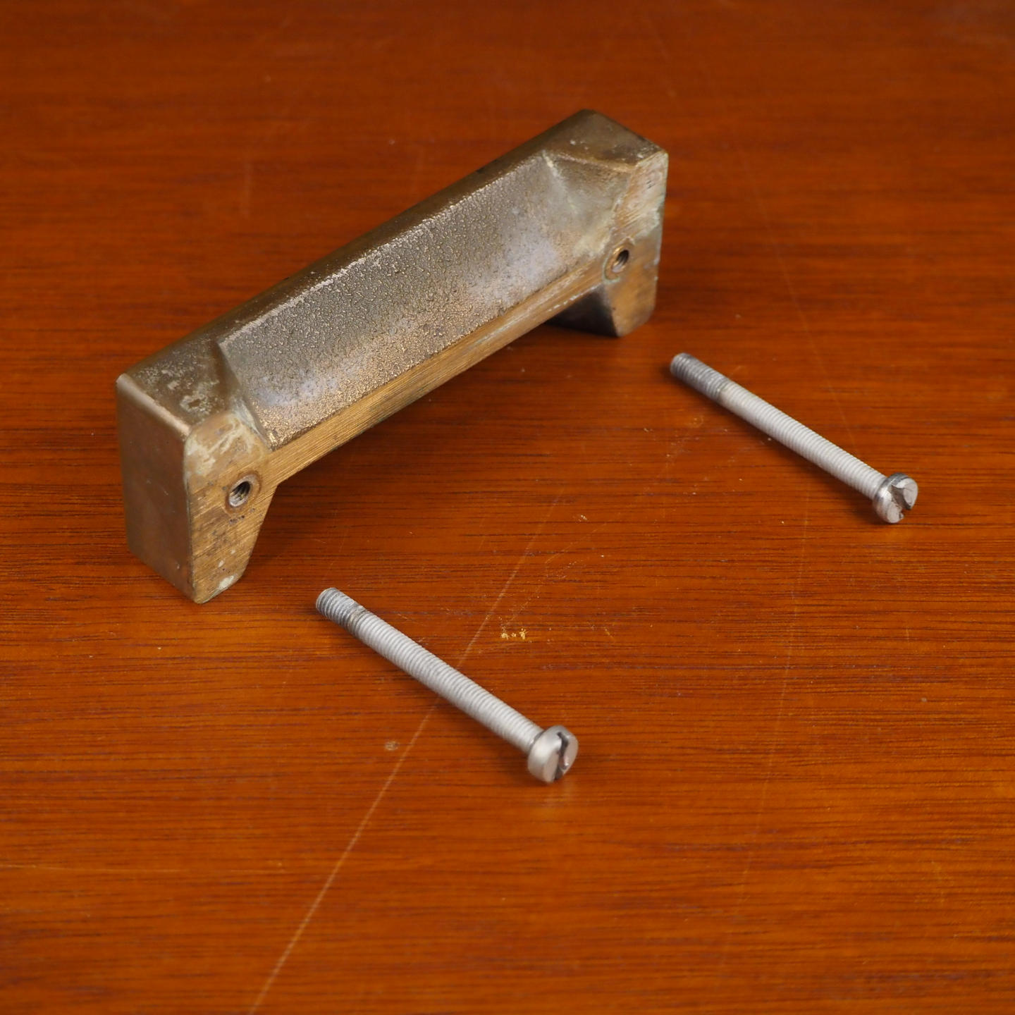 Cabinet handle in solid bronze by Jules Wabbes (ca. 1970)