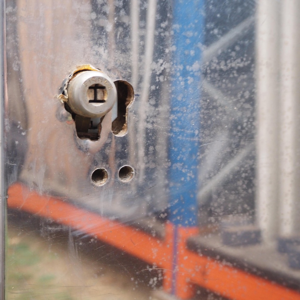 Door in stainless steel from the Générale de Banque (H. 198 x 92,5 cm)