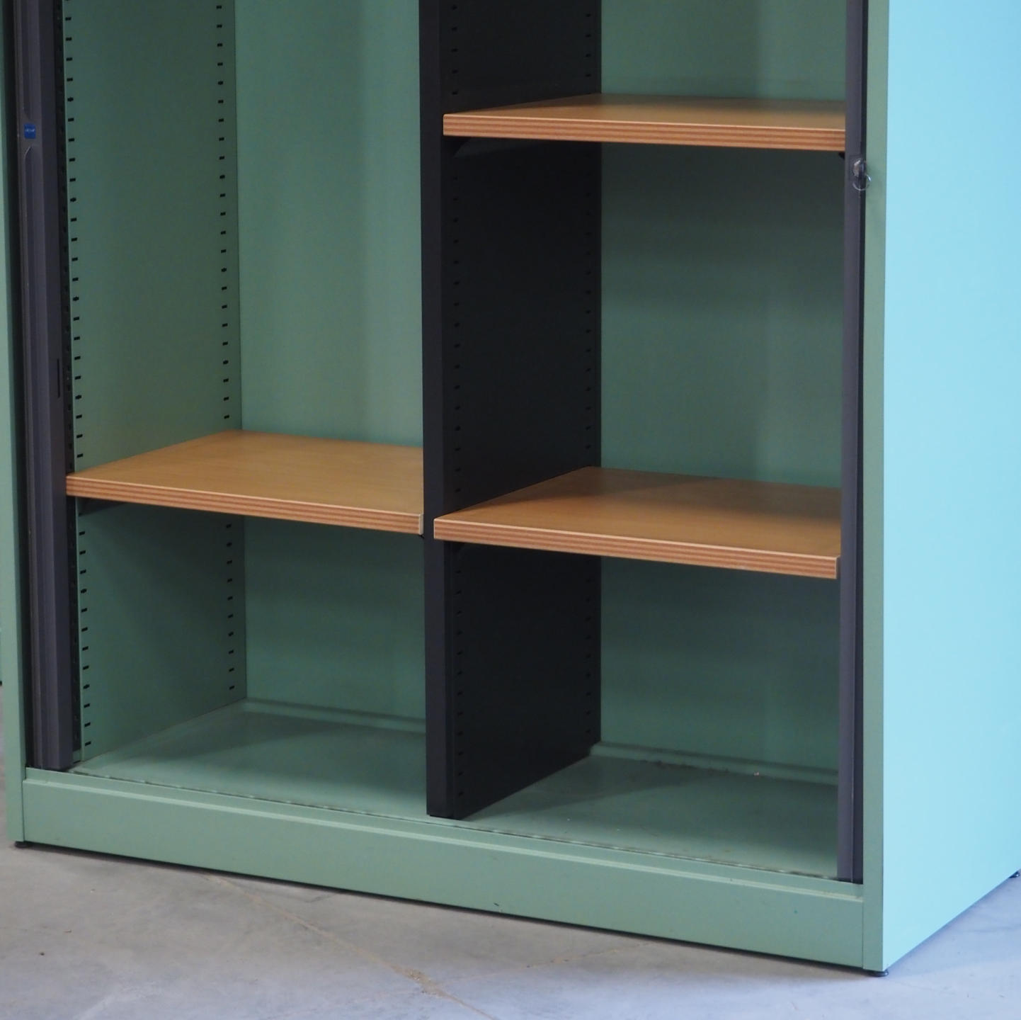 Cabinet with roll-top doors by Mewaf from Antwerp's Court of Appeal
