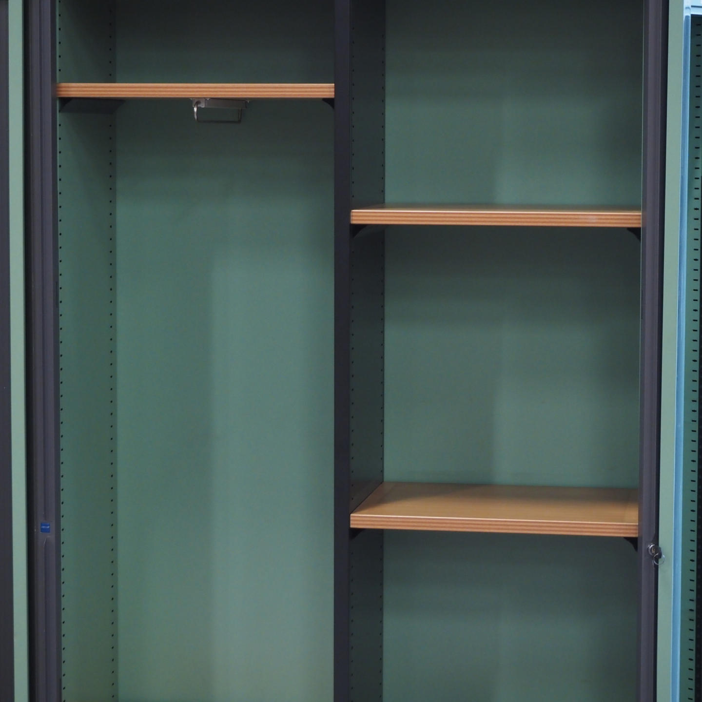 Cabinet with roll-top doors by Mewaf from Antwerp's Court of Appeal