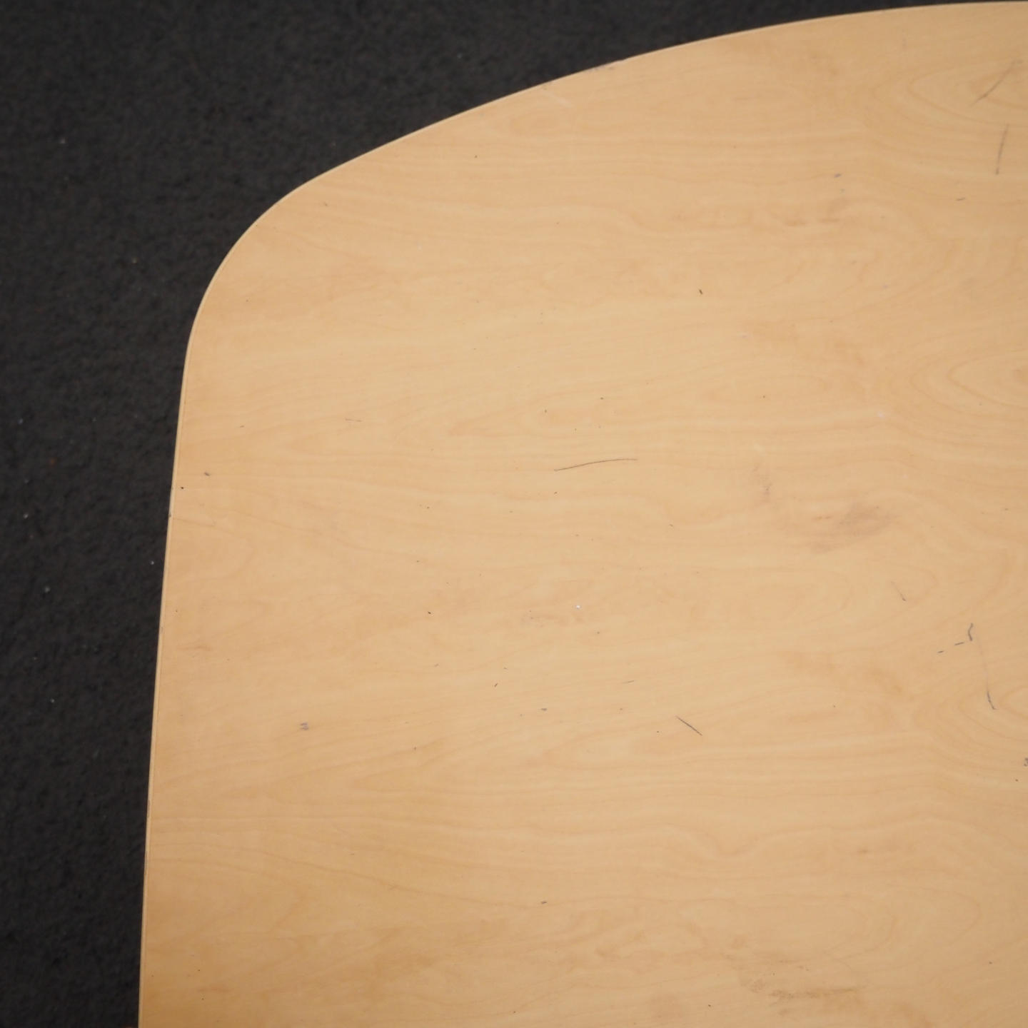 Table in veneered particle board with steel legs by Kinnarps from Antwerp's Court of Appeal (280,5 x 120 cm)