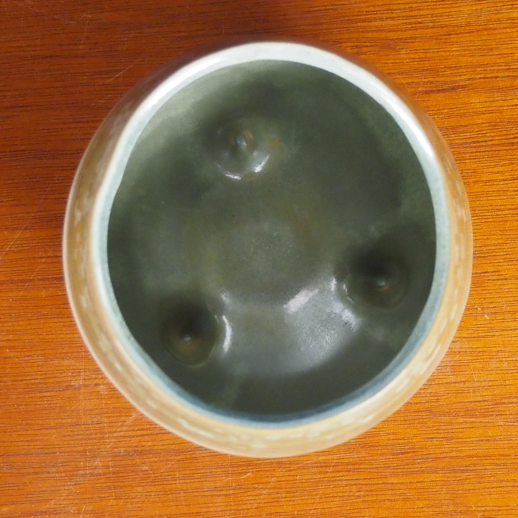 Flower pot 'Round Tripod S' by Serax