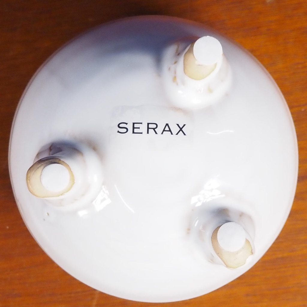 Flower pot 'Round Tripod S' by Serax