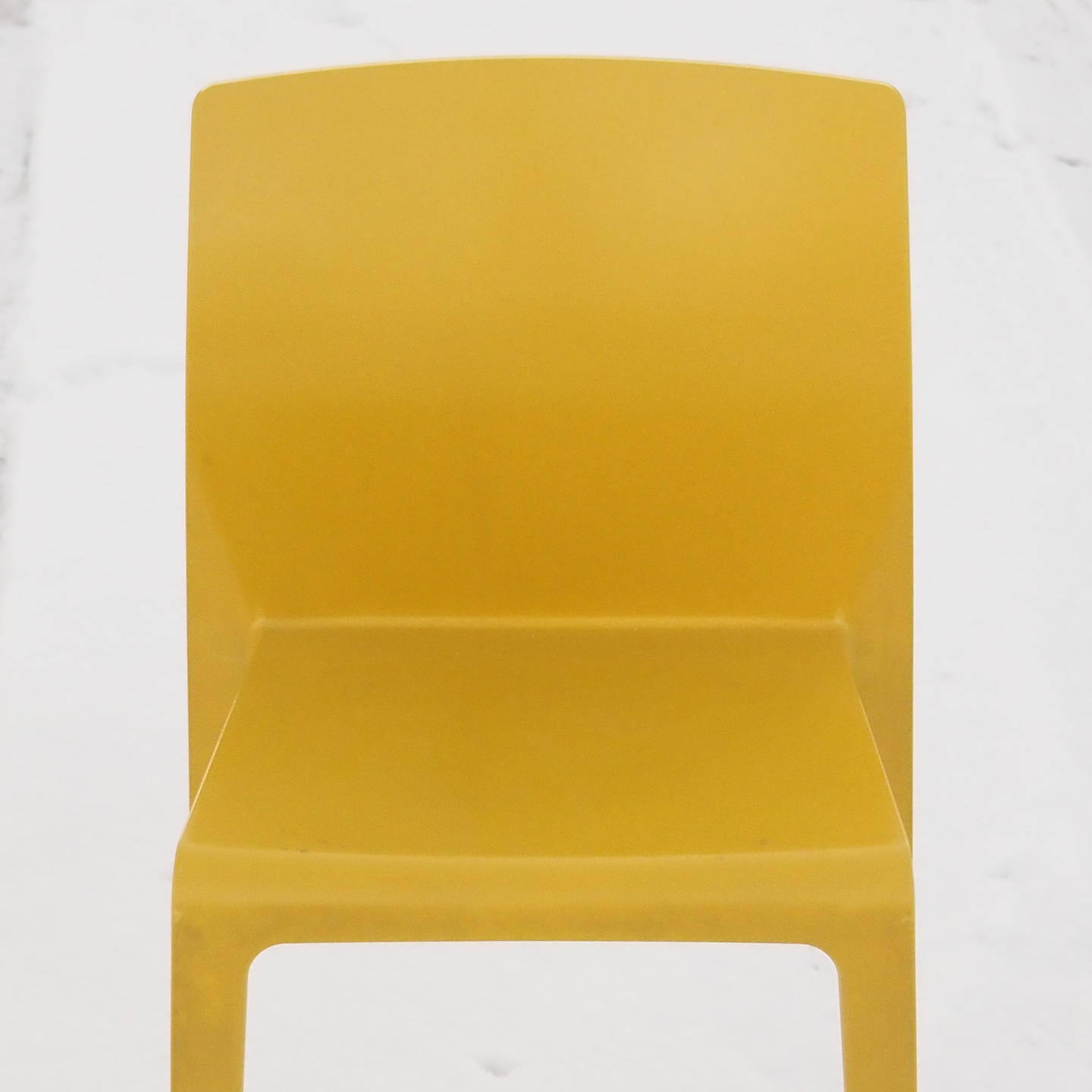 Stackable chair 'Juno' by James Irvine for Arper