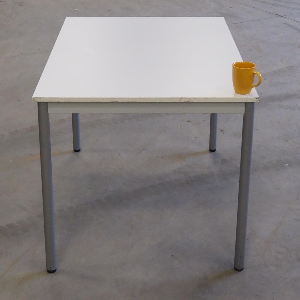 Table with laminated tabletop and powder coated steel legs (120 x 80 cm)