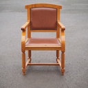 Armchair in solid oak and synthetic leather from Antwerp's Court of Appeal