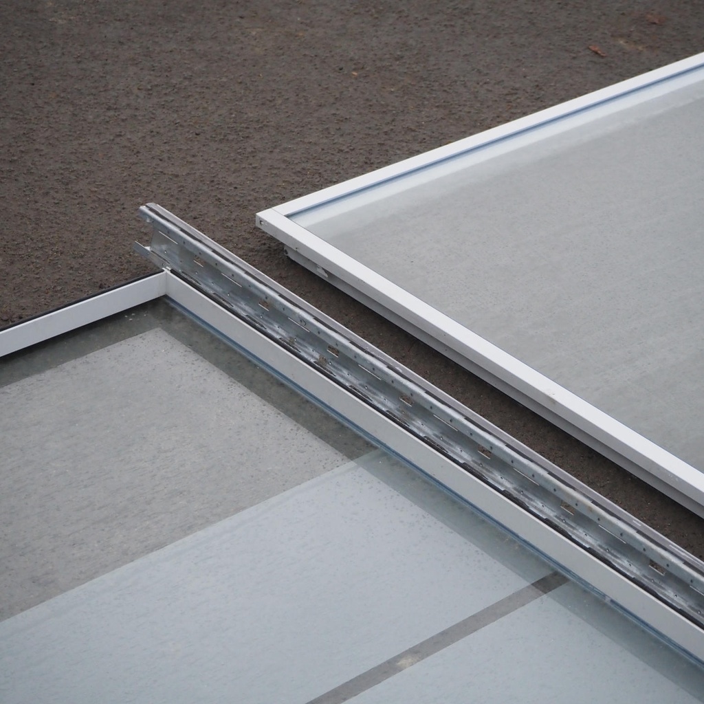 Galvanized steel vertical profile for JB 2000 partitions by Beddeleem (Various Length)