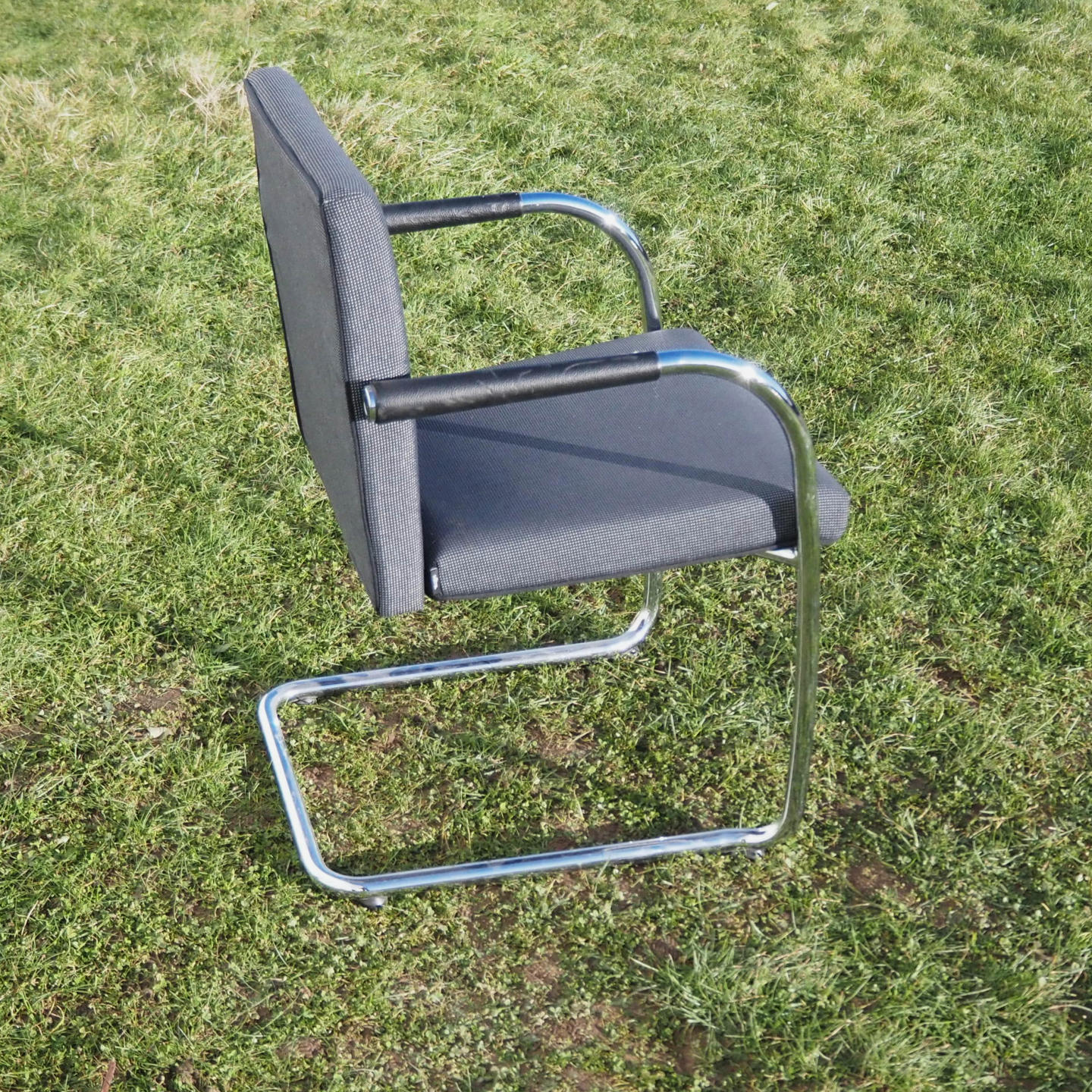 Cantilever armchair 'Visasoft' by Antonio Citterio for Vitra