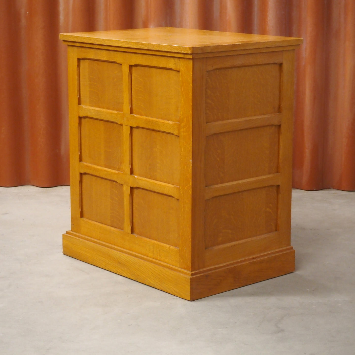 Courthouse desk in solid oak