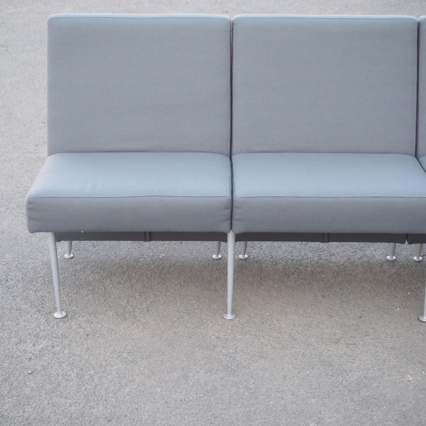 3 seats bench with steel legs and grey fabric