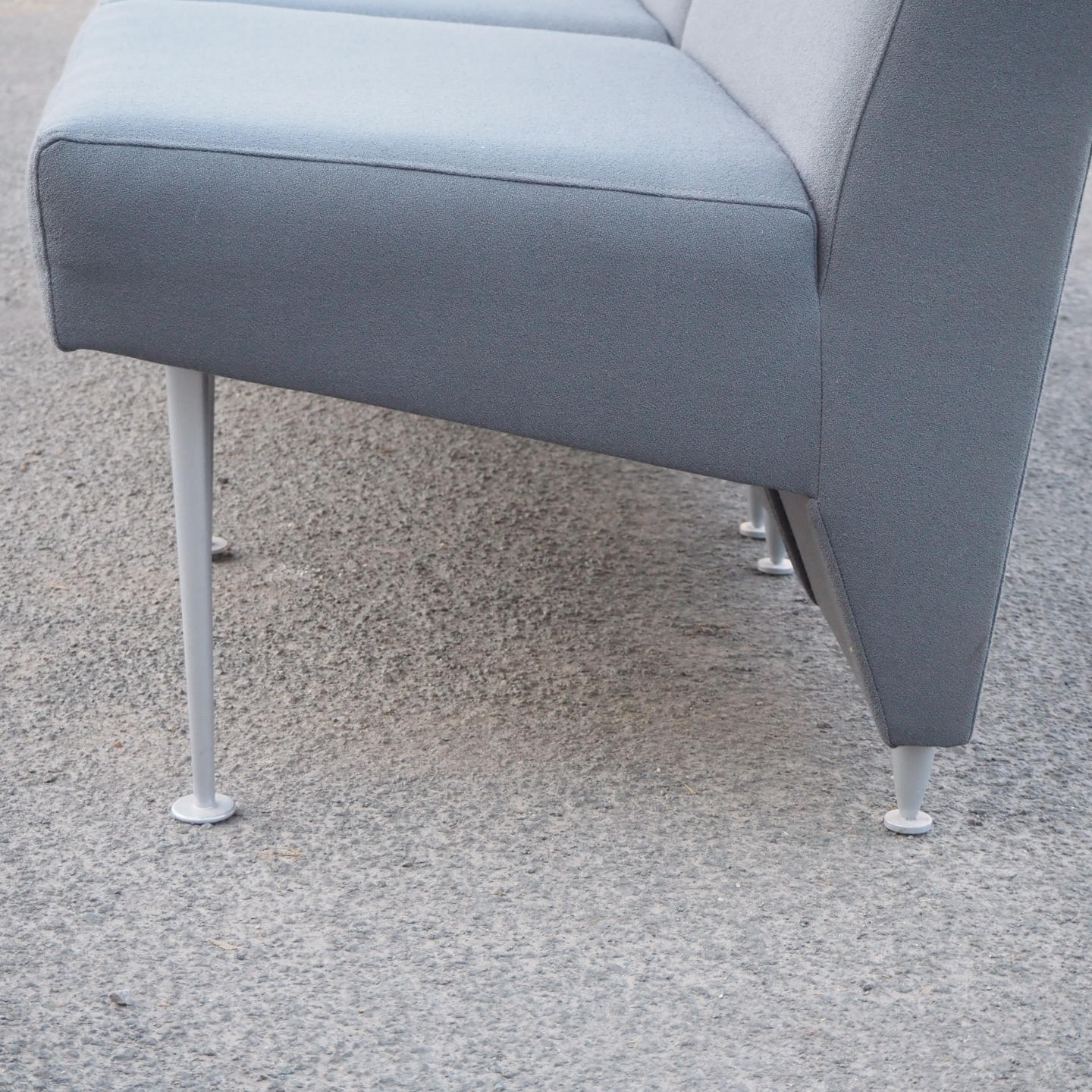 3 seats bench with steel legs and grey fabric