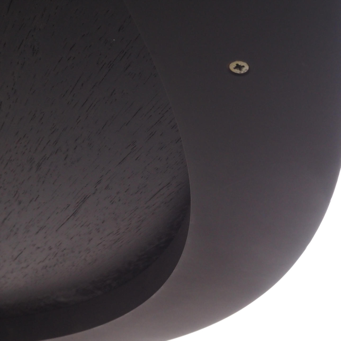 Round dining table in veneered particle board and steel leg (ø 140 cm)