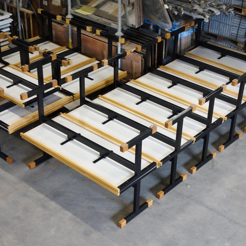 Table '6 places' by Christophe Gevers from the Banque Brussels Lambert ...