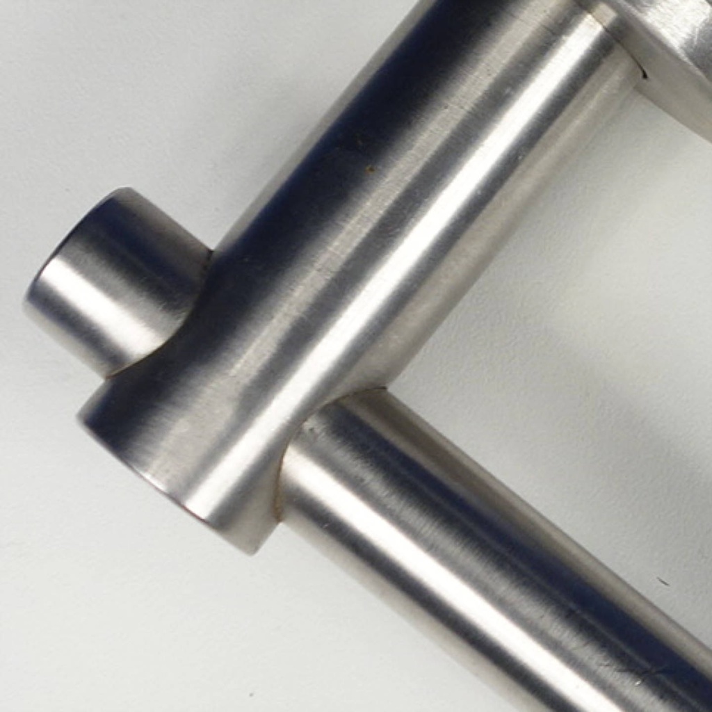 Door handle in stainless steel with key rosette