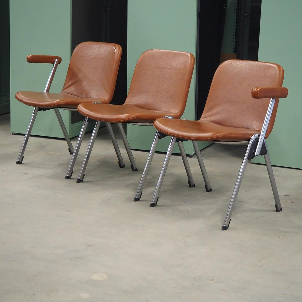 Stackable chair in brown synthetic leather from Antwerp's Court of Appeal