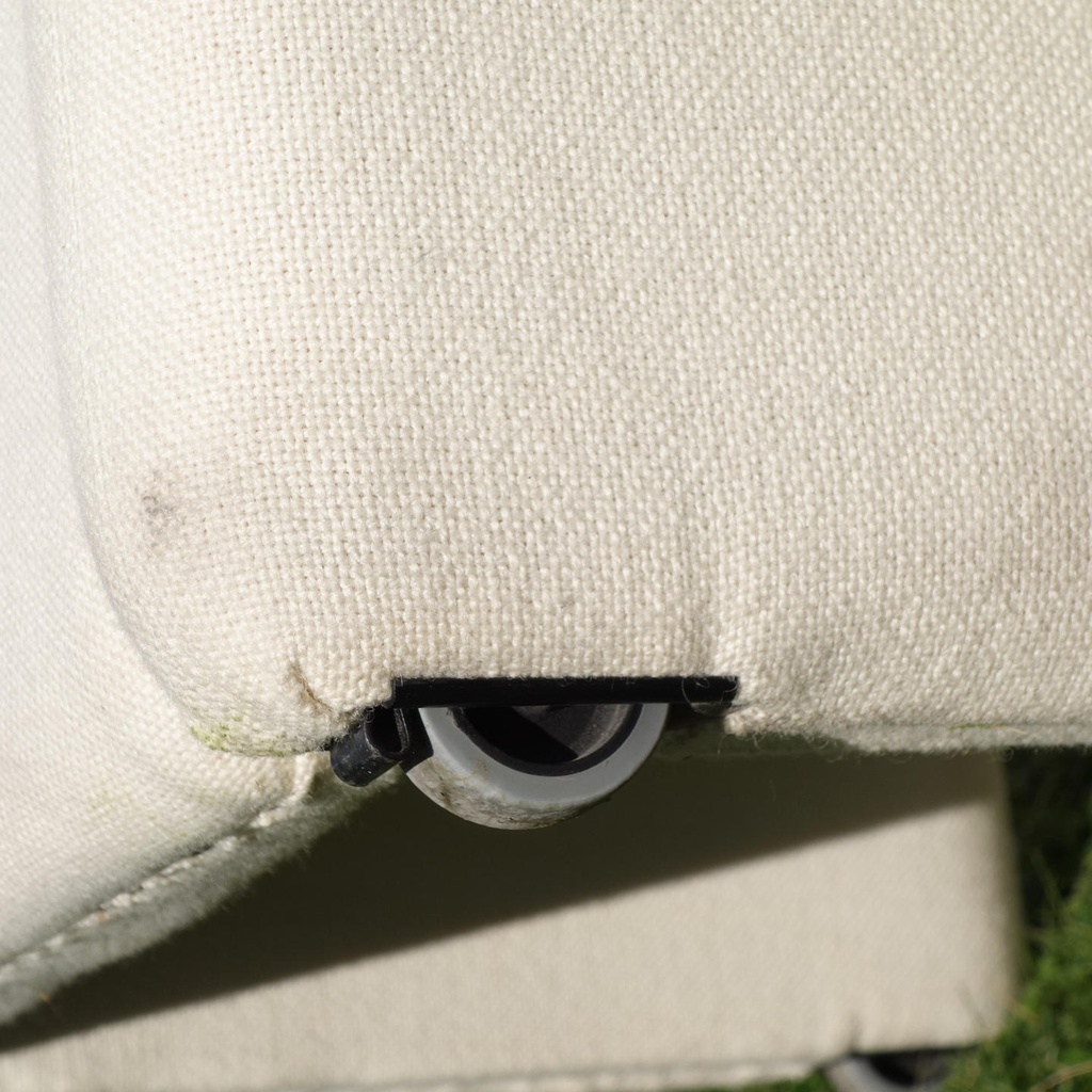 Armchair with casters by Tecno