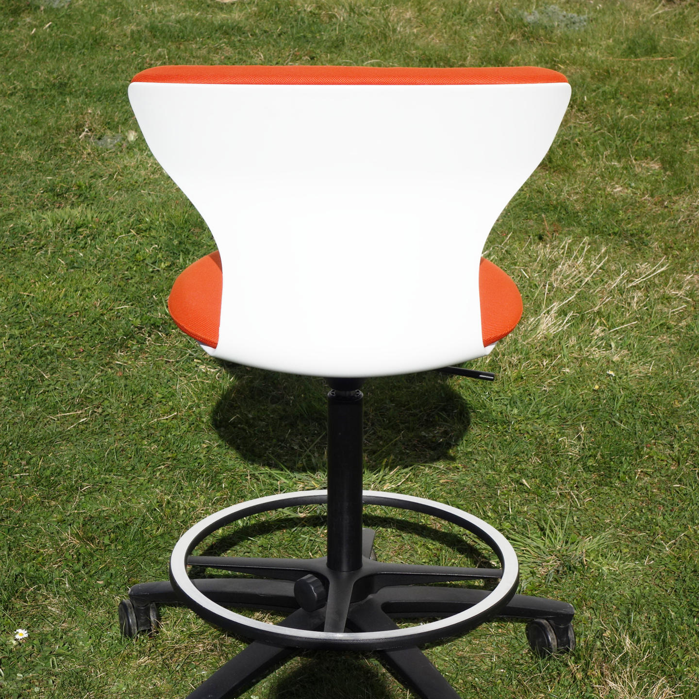 High desk chair 'Turn Around' by Sedus