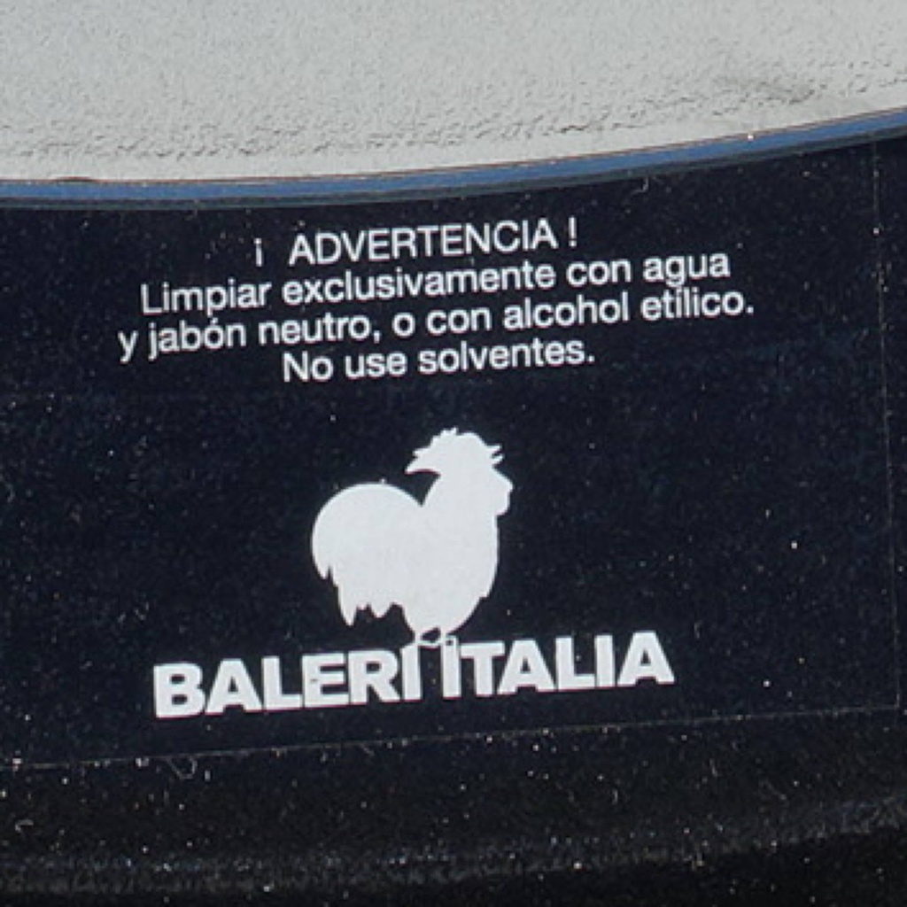 Coffee table with polypropylene tabletop and chromed steel legs by Baleri (Ø 55 cm)