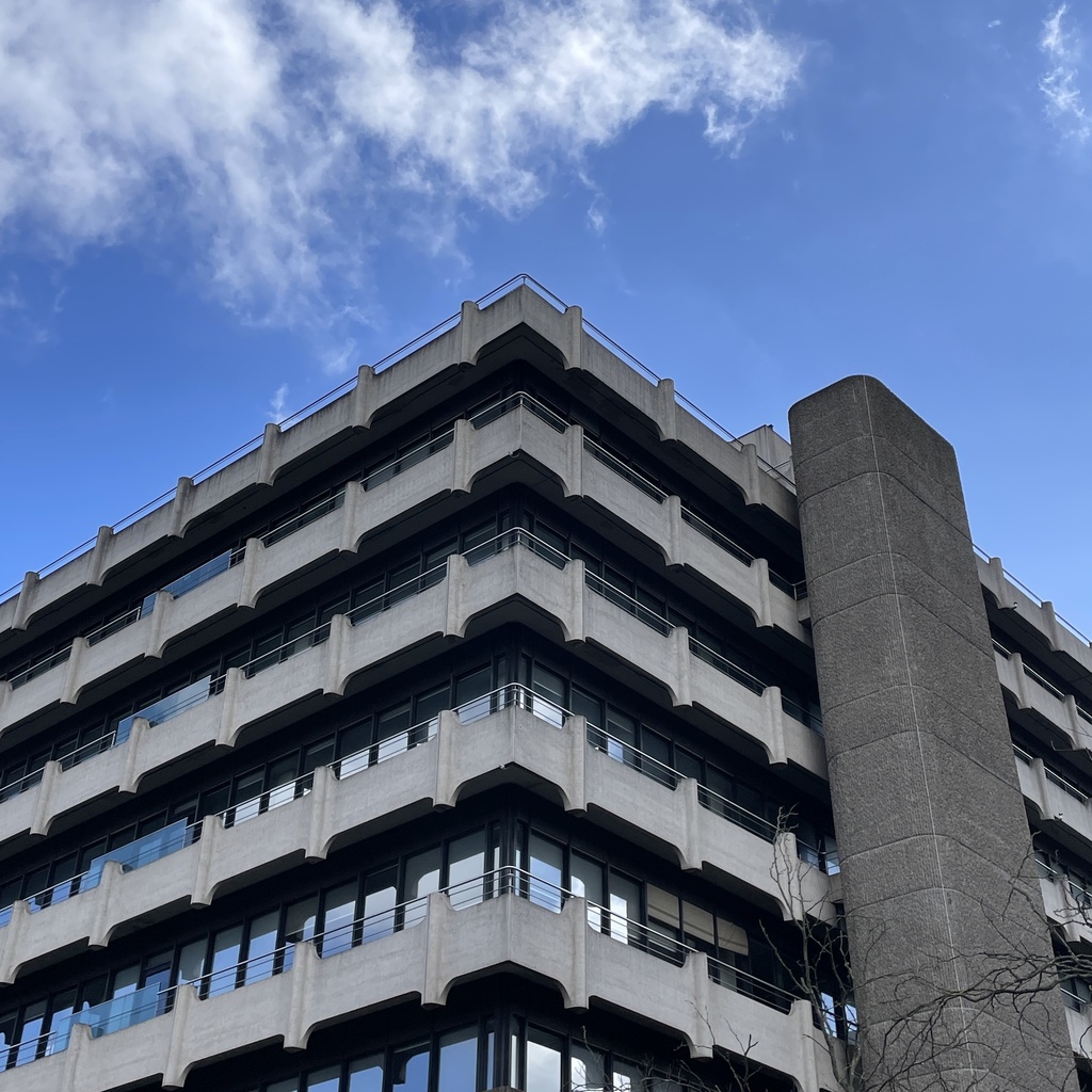 Table from the Cours Saint-Michel building's cafeteria by Christophe Gevers (L. 140 cm)