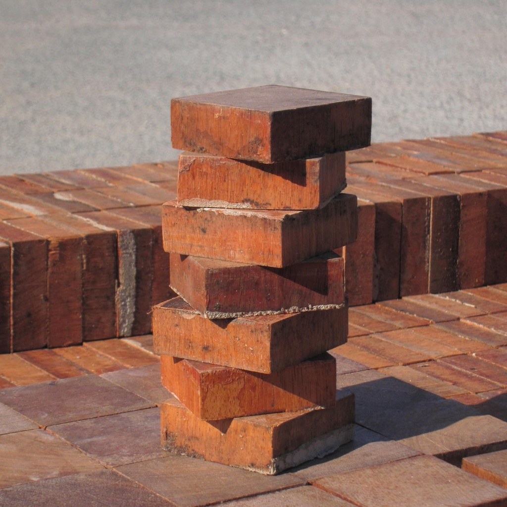 Reclaimed end grain parquet in afzelia wood (7 x 7 cm) - Sold per m2