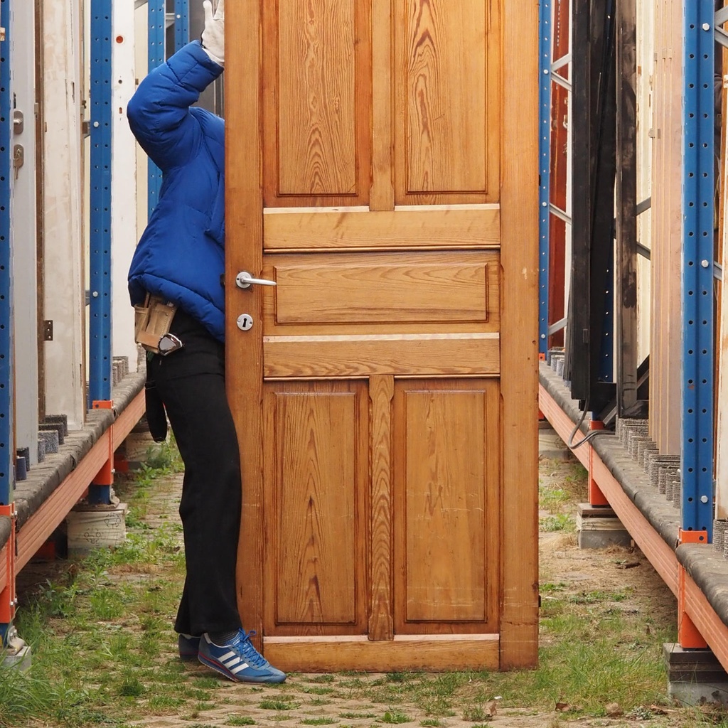 Door in varnished solid pine with glass panels (H. 245,5 cm x W. 86 cm) -