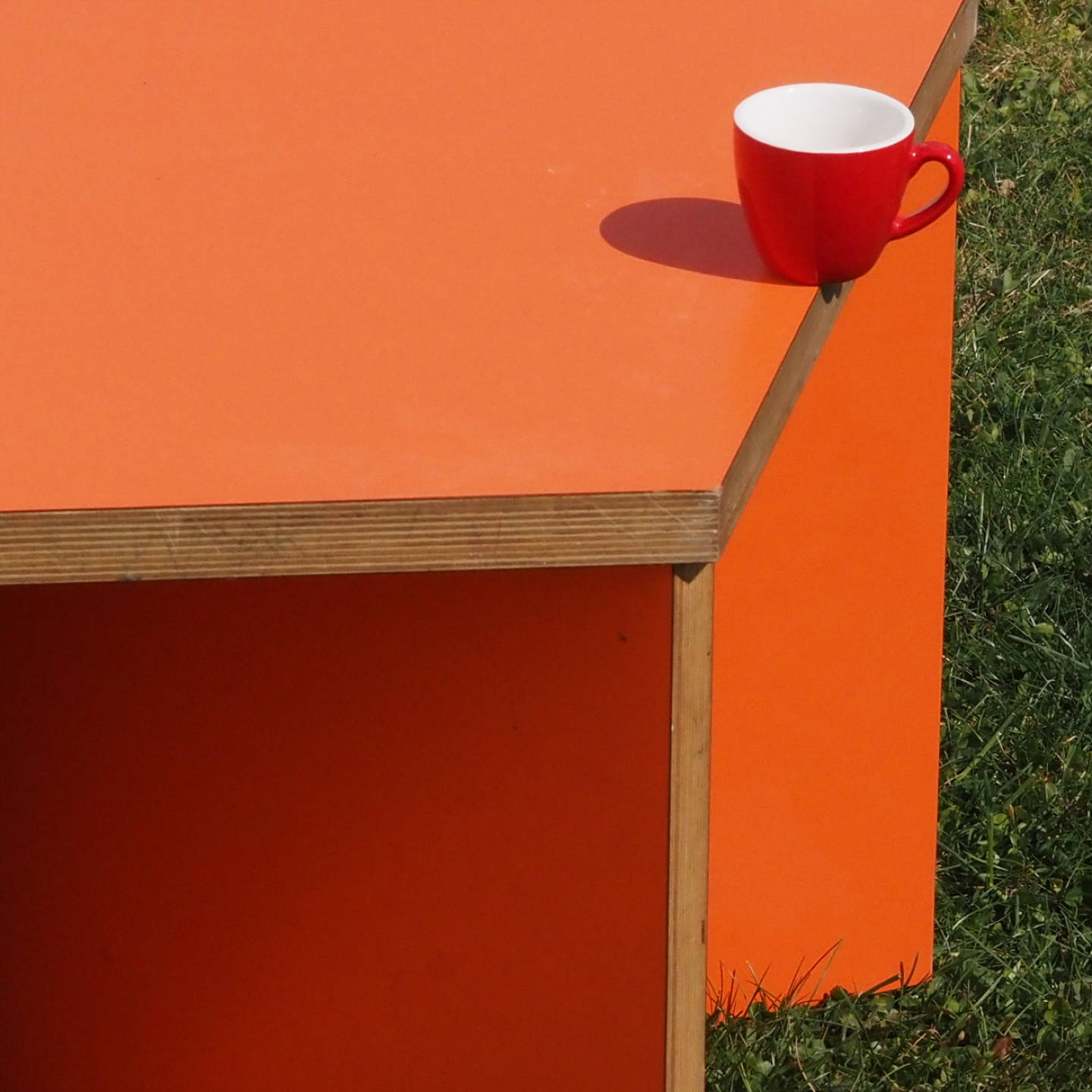 Coffee table by B-architecten from the Muntpunt library - Orange