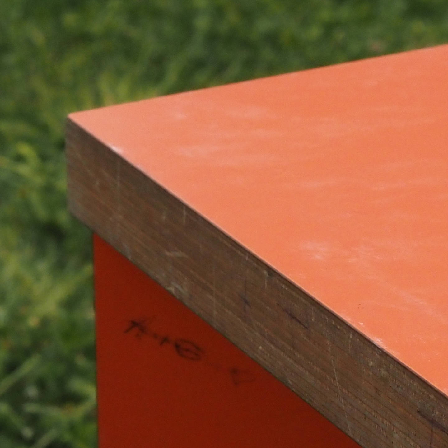 Coffee table by B-architecten from the Muntpunt library - Orange