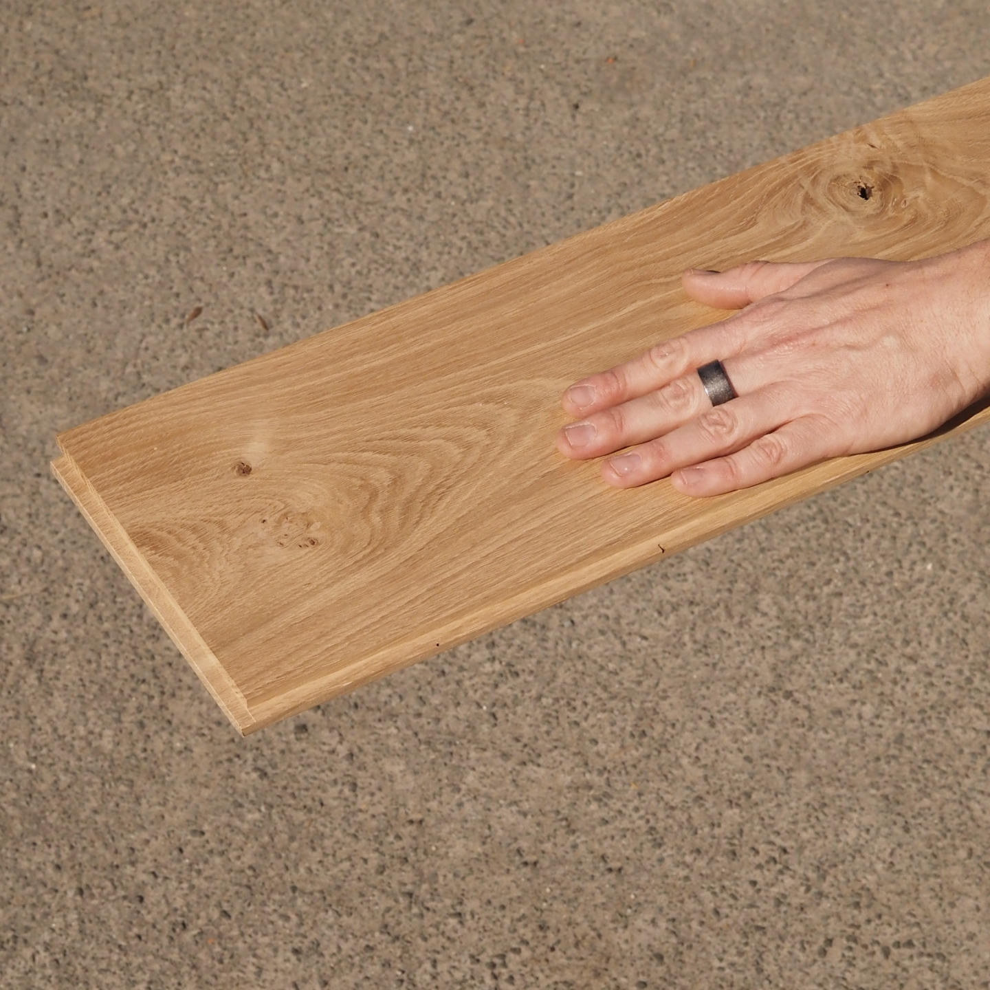 Wide plank flooring in solid oak with singularities (L. 246 x W. 19 cm)
