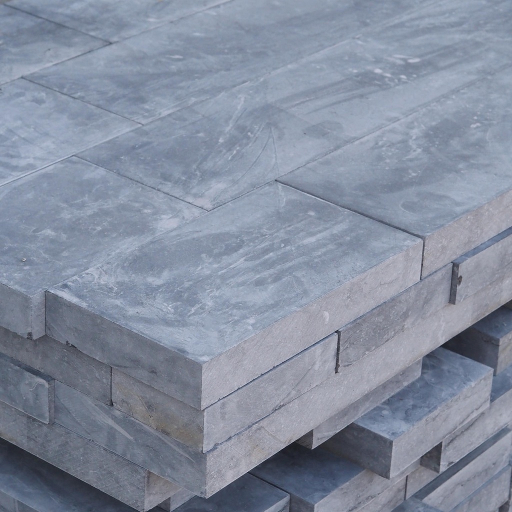 Blue limestone slabs - Sold per linear meter
