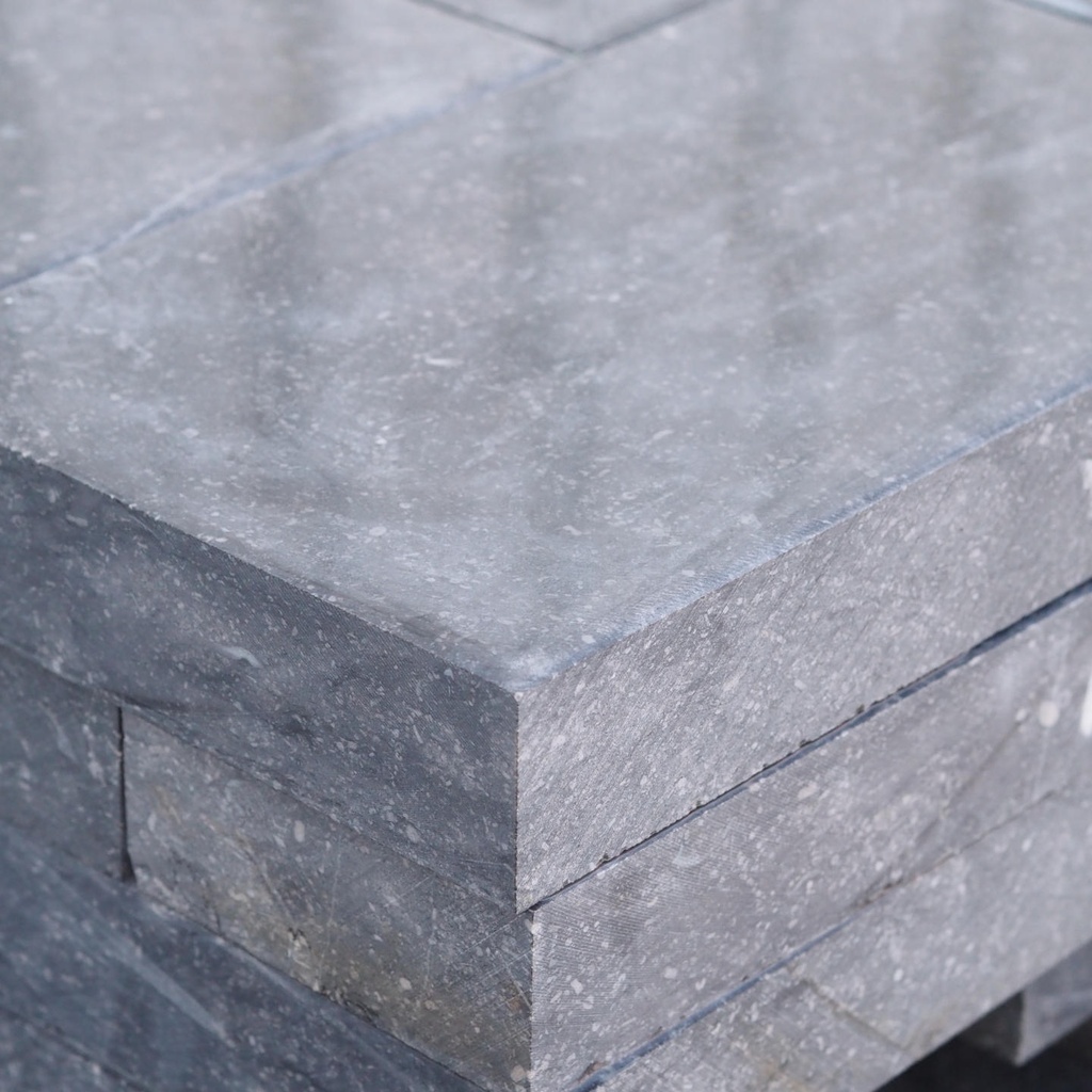 Blue limestone slabs - Sold per linear meter