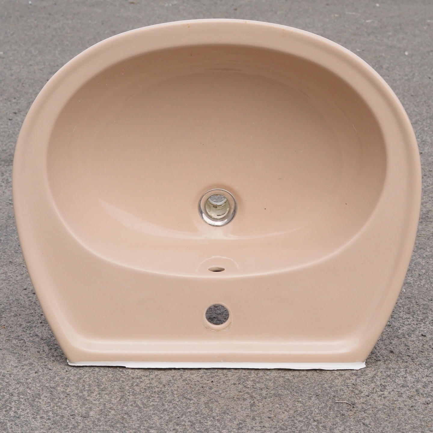 Camel bathroom sink