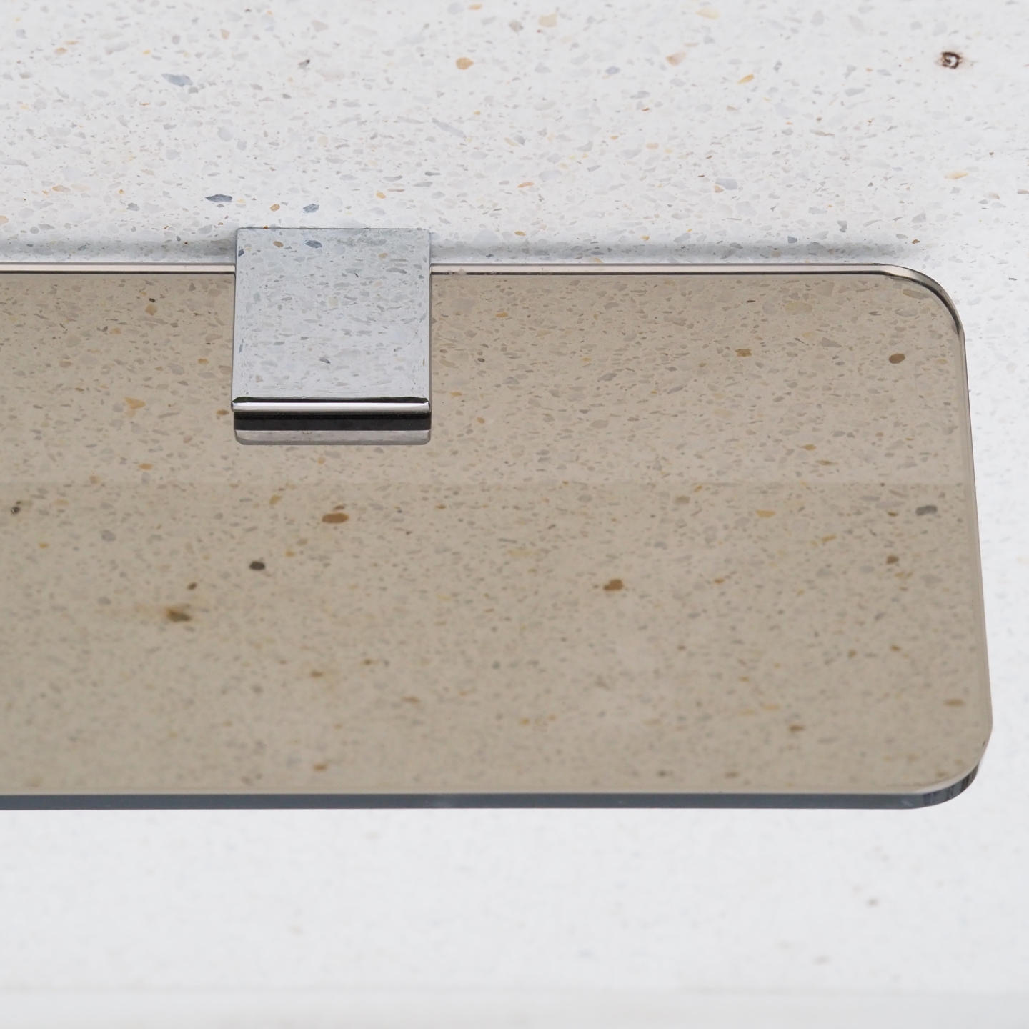 Bathroom shelf in smoked tempered glass by Veca