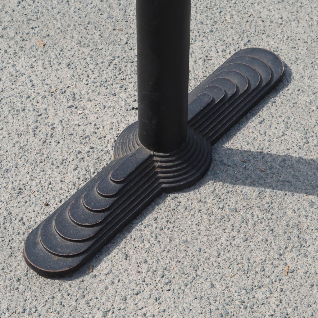Table leg in cast iron