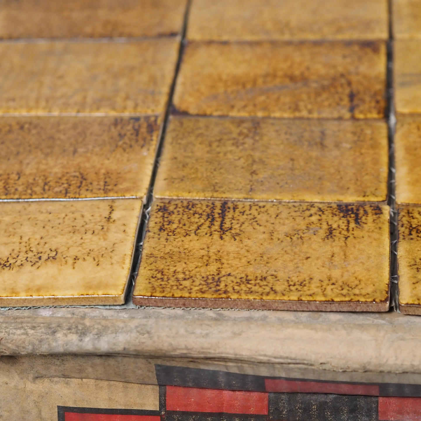 Box of wall glazed ceramic tiles by Huh Mosaik (2,25 m2)